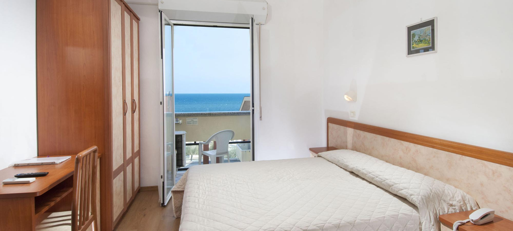 media.Camere-con-balcone-vista-mare-06-Hotel-alba-Serena-Misano