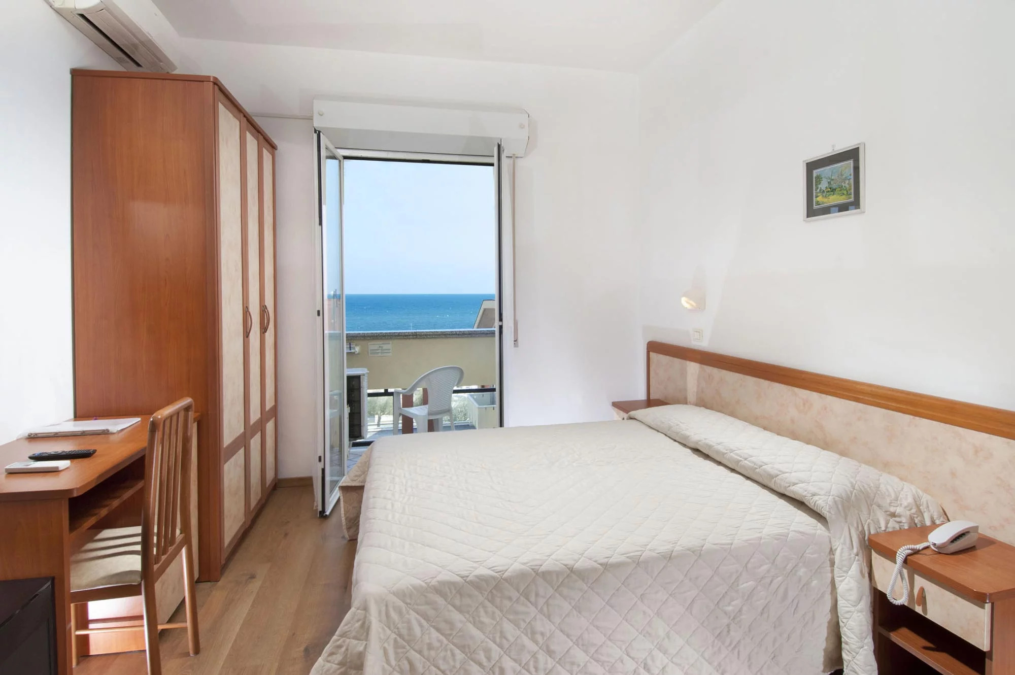 media.Camere-con-balcone-vista-mare-06-Hotel-alba-Serena-Misano